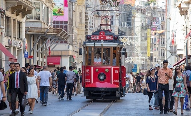 istanbul-sokak-insan-gidahatti